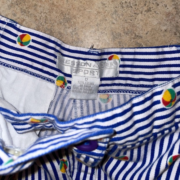 Vintage Beach Ball Shorts - Picture 4 of 4